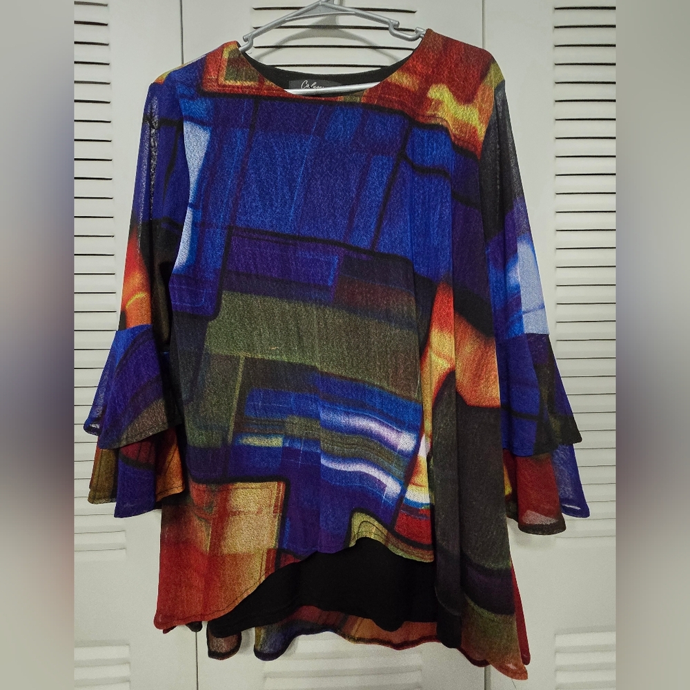 Asymmetrical Blue and Red 3/4 Sleeve Graphic Blouse